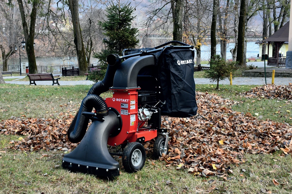 Toamna trece mai ușor cu un aspirator de resturi vegetale ROTAKT!