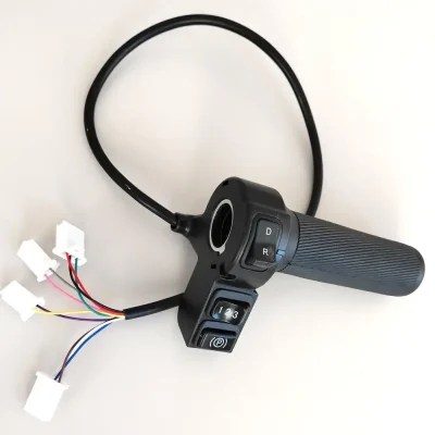 Maneta de acceleratie pentru triciclu electric