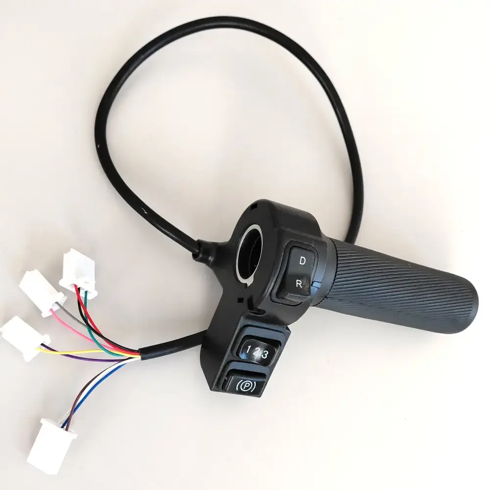 Maneta de acceleratie pentru triciclu electric